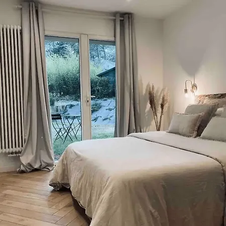 Ubytování v soukromí Les Hortensias Independante Avec Sdb Et Toilettes Privees Dans Maison En Foret Proche Du Golf Et De La Entree Independante Avec Acces Prive