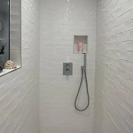 Ubytování v soukromí Les Hortensias Independante Avec Sdb Et Toilettes Privees Dans Maison En Foret Proche Du Golf Et De La Entree Independante Avec Acces Prive *