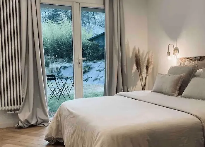 Séjour chez l'habitant Les Hortensias Indépendante Avec Sdb Et Toilettes Privées Dans Maison En Forêt Proche Du Golf Et De La Entree Indépendante Avec Acces Privé