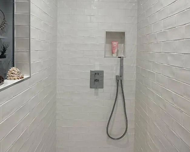 Séjour chez l'habitant Les Hortensias Indépendante Avec Sdb Et Toilettes Privées Dans Maison En Forêt Proche Du Golf Et De La Entree Indépendante Avec Acces Privé *