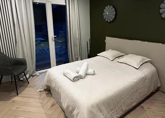 Les Hortensias Indépendante Avec Sdb Et Toilettes Privées Dans Maison En Forêt Proche Du Golf Et De La Entree Indépendante Avec Acces Privé *